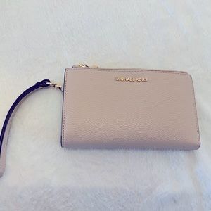 Gently Used Adele Leather Smartphone Wallet